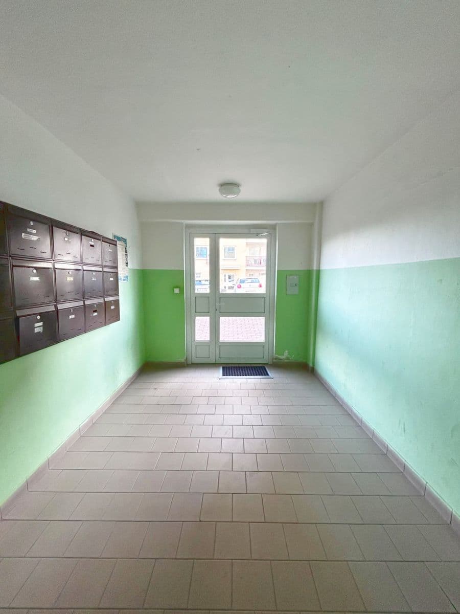 Prodej bytu 1+1 37 m², Vojtěcha Lanny, Kladno, Středočeský kraj Prodej bytu 1+1 37 m², Vojtěcha Lanny, Kladno, Středočeský kraj