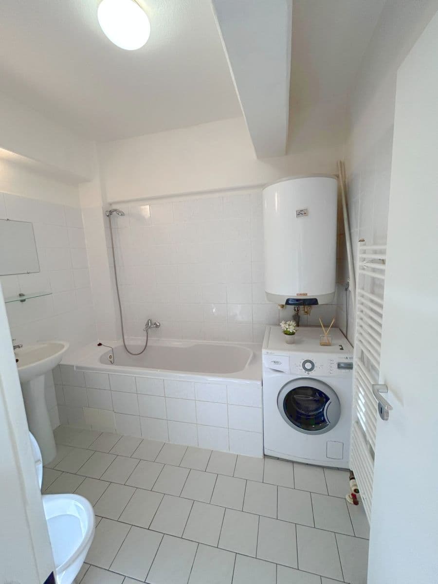 Prodej bytu 1+1 37 m², Vojtěcha Lanny, Kladno, Středočeský kraj Prodej bytu 1+1 37 m², Vojtěcha Lanny, Kladno, Středočeský kraj
