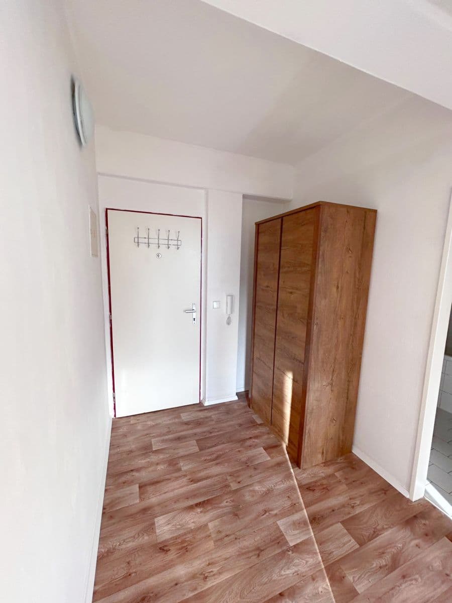 Prodej bytu 1+1 37 m², Vojtěcha Lanny, Kladno, Středočeský kraj Prodej bytu 1+1 37 m², Vojtěcha Lanny, Kladno, Středočeský kraj