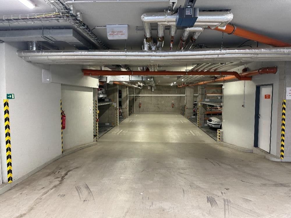 Prodej garáže 15 m², Vranovská, Brno, Jihomoravský kraj Prodej garáže 15 m², Vranovská, Brno, Jihomoravský kraj