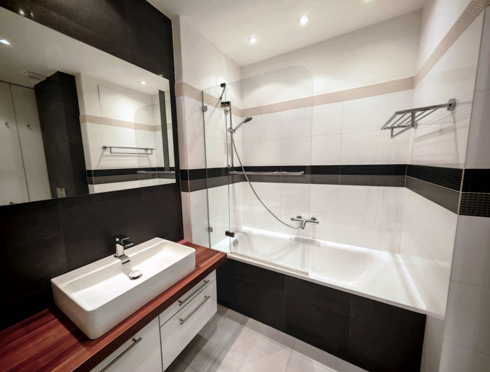 Prodej bytu 2+kk 50 m², Velehradská, Praha, Praha Prodej bytu 2+kk 50 m², Velehradská, Praha, Praha