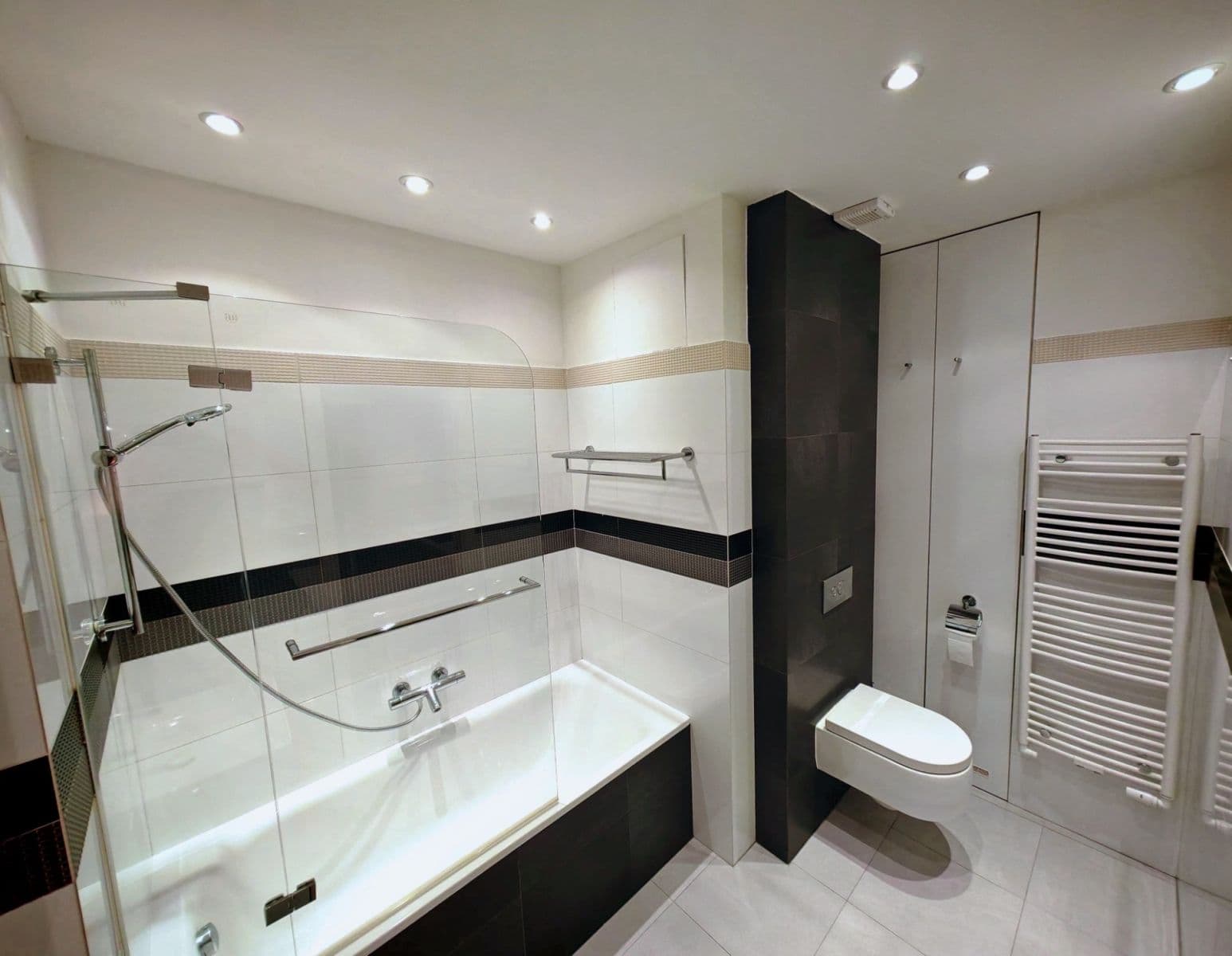 Prodej bytu 2+kk 50 m², Velehradská, Praha, Praha Prodej bytu 2+kk 50 m², Velehradská, Praha, Praha