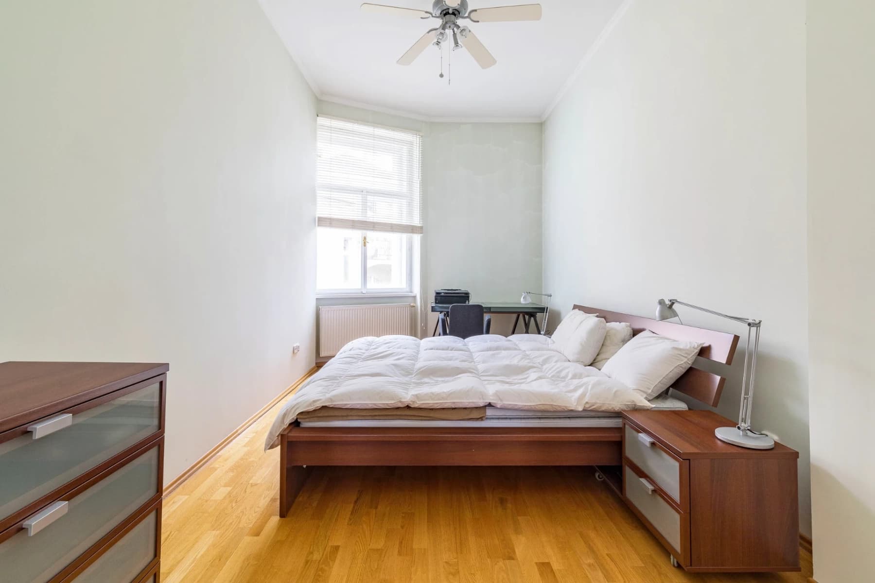 Pronájem bytu 3+kk 92 m², Masarykovo nábřeží, Praha, Praha Pronájem bytu 3+kk 92 m², Masarykovo nábřeží, Praha, Praha