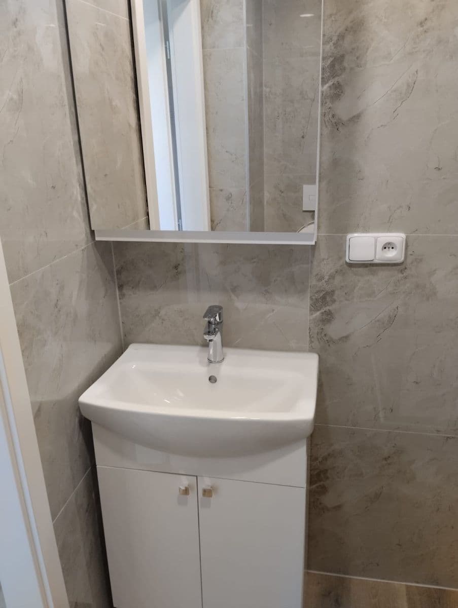Pronájem bytu 2+kk 33 m², Komořanská, Most, Ústecký kraj Pronájem bytu 2+kk 33 m², Komořanská, Most, Ústecký kraj