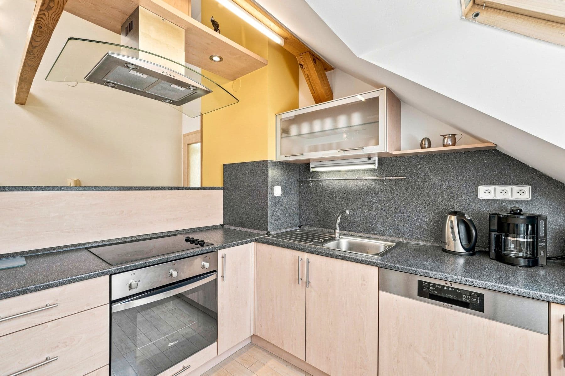 Pronájem bytu 200 m², Sokolská, Velké Opatovice, Jihomoravský kraj Pronájem bytu 200 m², Sokolská, Velké Opatovice, Jihomoravský kraj