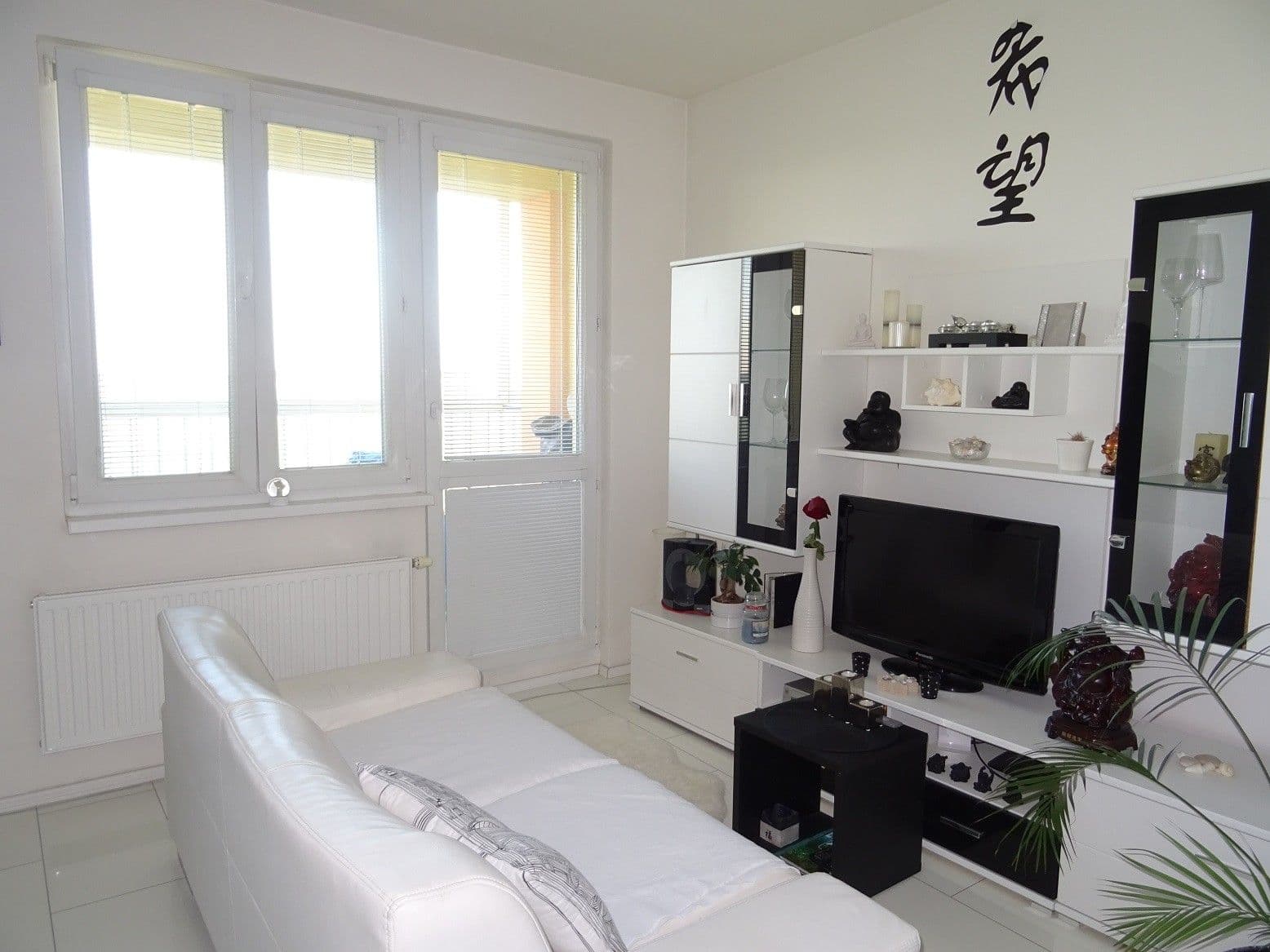 Prodej bytu 2+kk 53 m², V Honech, Klecany, Středočeský kraj Prodej bytu 2+kk 53 m², V Honech, Klecany, Středočeský kraj