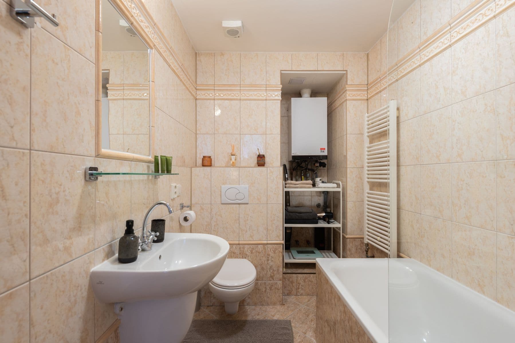 Pronájem bytu 76 m², U Lužického semináře, Praha, Praha Pronájem bytu 76 m², U Lužického semináře, Praha, Praha