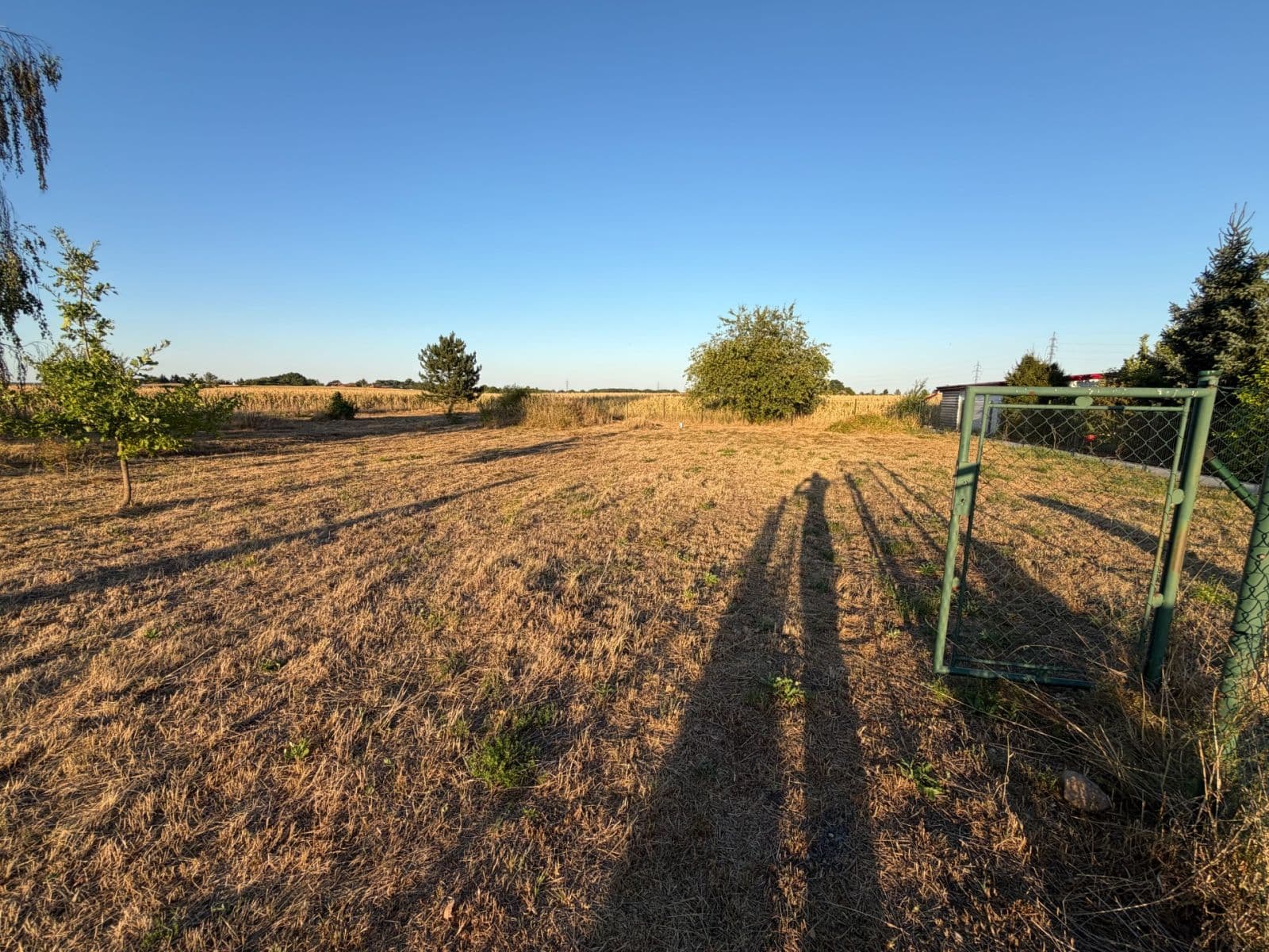 Prodej pozemku 1.723 m², Pardubice, Pardubický kraj Prodej pozemku 1.723 m², Pardubice, Pardubický kraj