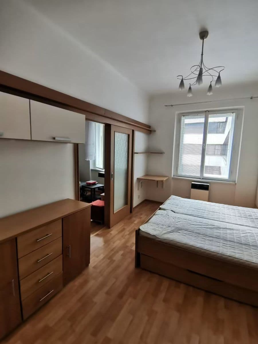 Pronájem bytu 1+1 35 m², Pod Klamovkou, Praha, Praha Pronájem bytu 1+1 35 m², Pod Klamovkou, Praha, Praha