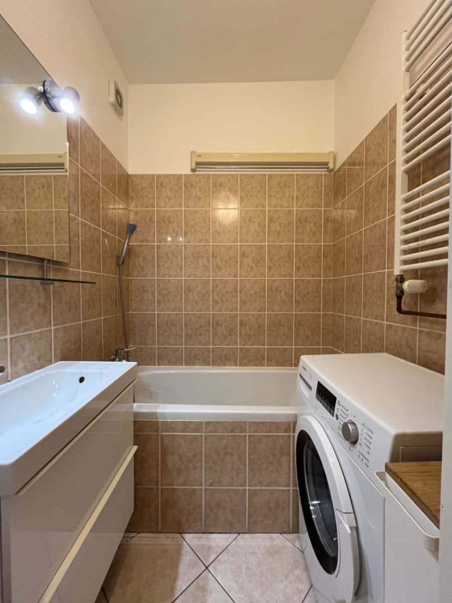 Prodej bytu 2+1 51 m², Na Okraji, Praha, Praha Prodej bytu 2+1 51 m², Na Okraji, Praha, Praha