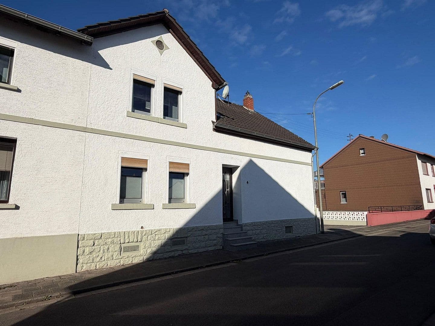 Prodej domu 290 m², pozemek 675 m², Bruchstr. 4, Hütschenhausen, Porýní-Falc Prodej domu 290 m², pozemek 675 m², Bruchstr. 4, Hütschenhausen, Porýní-Falc
