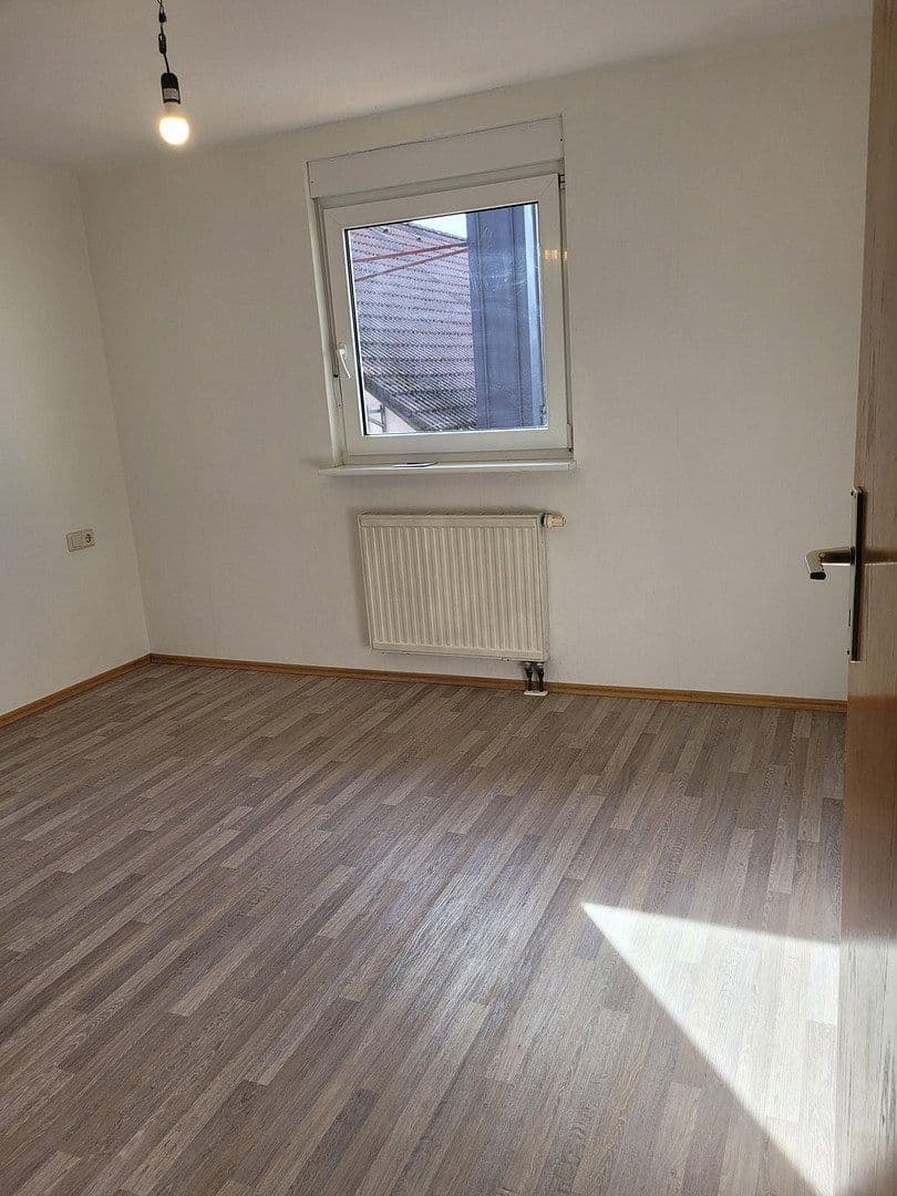 Pronájem bytu 3+1 65 m², Böhmenkirch, Bádensko-Württembersko Pronájem bytu 3+1 65 m², Böhmenkirch, Bádensko-Württembersko