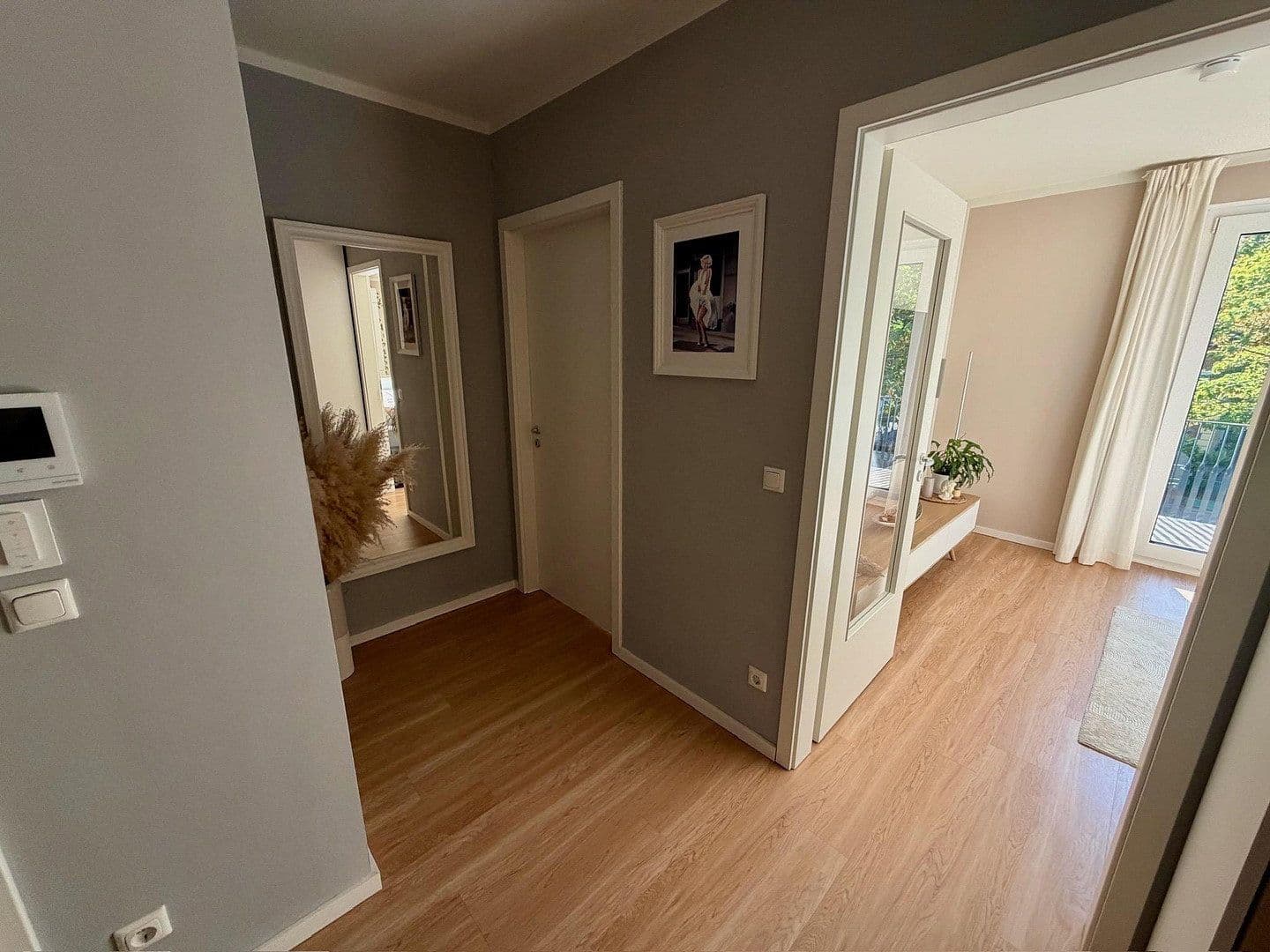 Prodej bytu 4+1 89 m², Hamburg, Hamburg Prodej bytu 4+1 89 m², Hamburg, Hamburg
