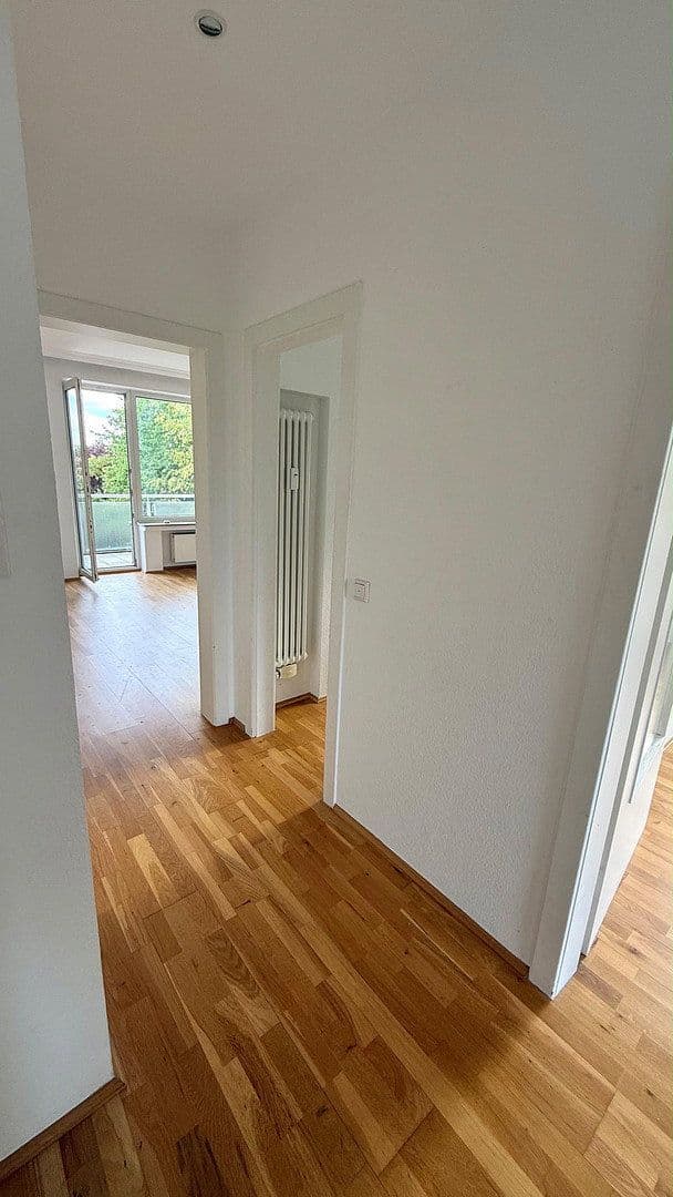 Pronájem bytu 2+1 55 m², Cloppenburger Weg 18, Düsseldorf, Severní Porýní-Vestfálsko Pronájem bytu 2+1 55 m², Cloppenburger Weg 18, Düsseldorf, Severní Porýní-Vestfálsko