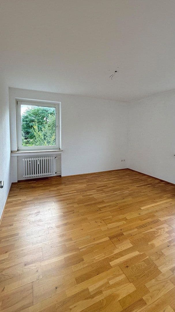Pronájem bytu 2+1 55 m², Cloppenburger Weg 18, Düsseldorf, Severní Porýní-Vestfálsko Pronájem bytu 2+1 55 m², Cloppenburger Weg 18, Düsseldorf, Severní Porýní-Vestfálsko