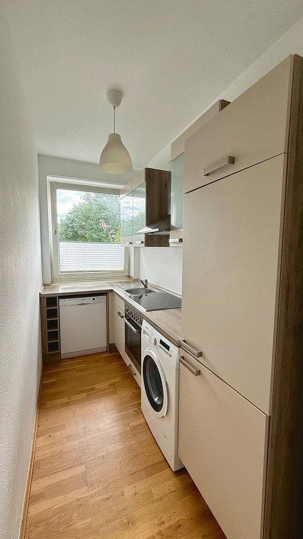 Pronájem bytu 2+1 55 m², Cloppenburger Weg 18, Düsseldorf, Severní Porýní-Vestfálsko Pronájem bytu 2+1 55 m², Cloppenburger Weg 18, Düsseldorf, Severní Porýní-Vestfálsko