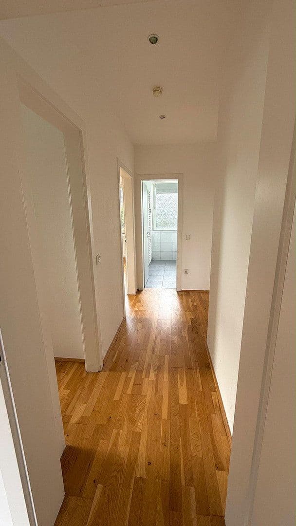 Pronájem bytu 2+1 55 m², Cloppenburger Weg 18, Düsseldorf, Severní Porýní-Vestfálsko Pronájem bytu 2+1 55 m², Cloppenburger Weg 18, Düsseldorf, Severní Porýní-Vestfálsko