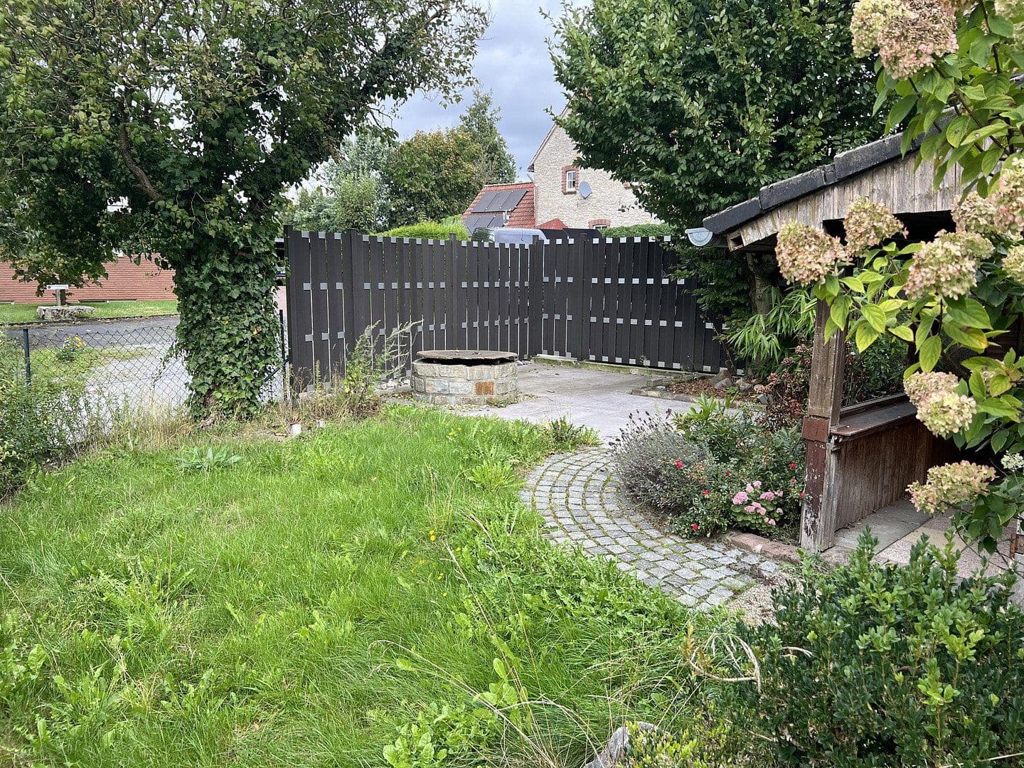 Prodej domu 125 m², pozemek 336 m², Kriegerweg 4, Schlangen, Severní Porýní-Vestfálsko Prodej domu 125 m², pozemek 336 m², Kriegerweg 4, Schlangen, Severní Porýní-Vestfálsko