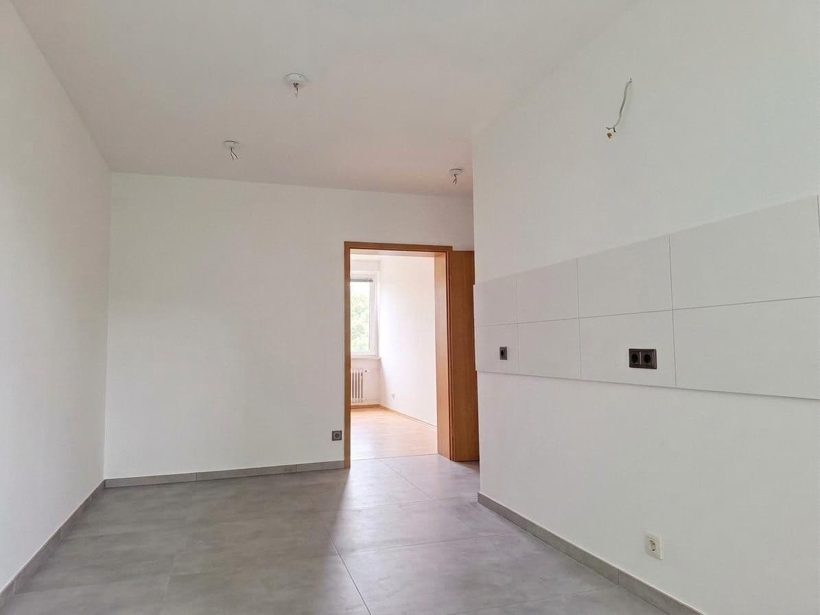 Pronájem bytu 4+kk 98 m², Gleisstraße 36, Essen, Severní Porýní-Vestfálsko Pronájem bytu 4+kk 98 m², Gleisstraße 36, Essen, Severní Porýní-Vestfálsko