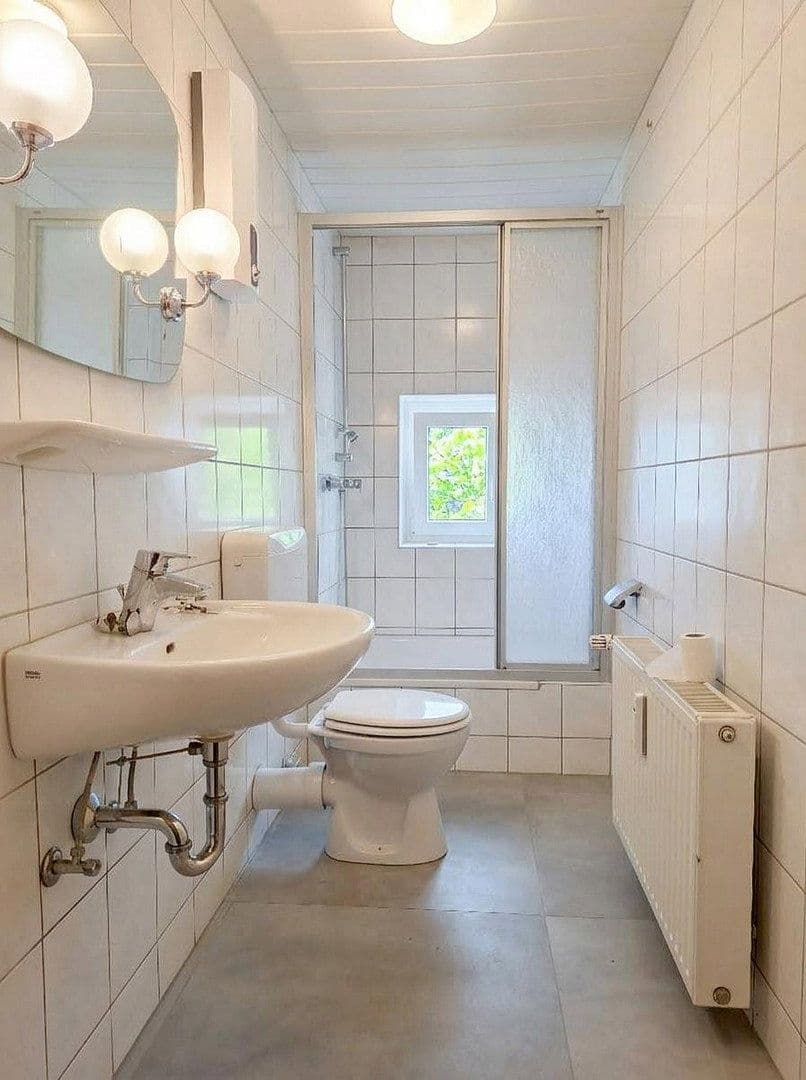 Pronájem bytu 4+kk 98 m², Gleisstraße 36, Essen, Severní Porýní-Vestfálsko Pronájem bytu 4+kk 98 m², Gleisstraße 36, Essen, Severní Porýní-Vestfálsko