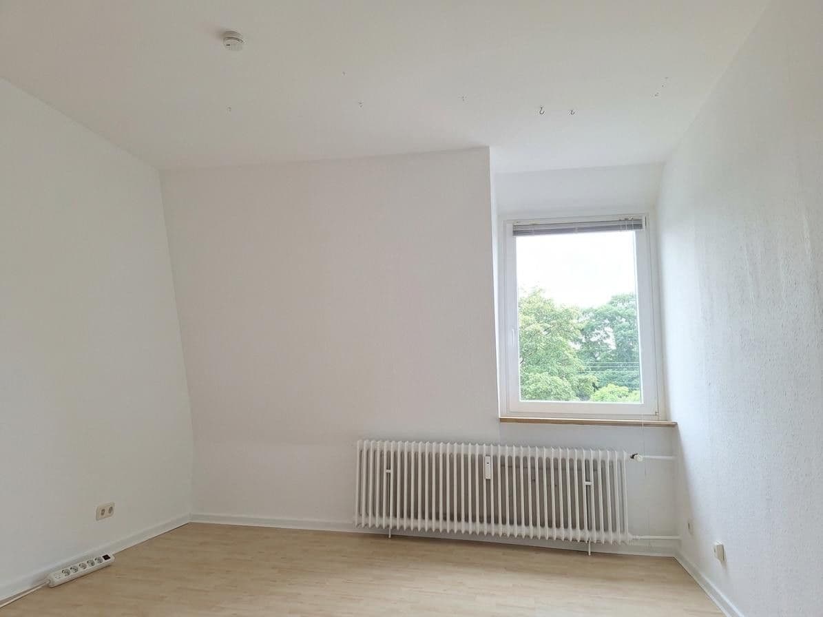 Pronájem bytu 4+kk 98 m², Gleisstraße 36, Essen, Severní Porýní-Vestfálsko Pronájem bytu 4+kk 98 m², Gleisstraße 36, Essen, Severní Porýní-Vestfálsko