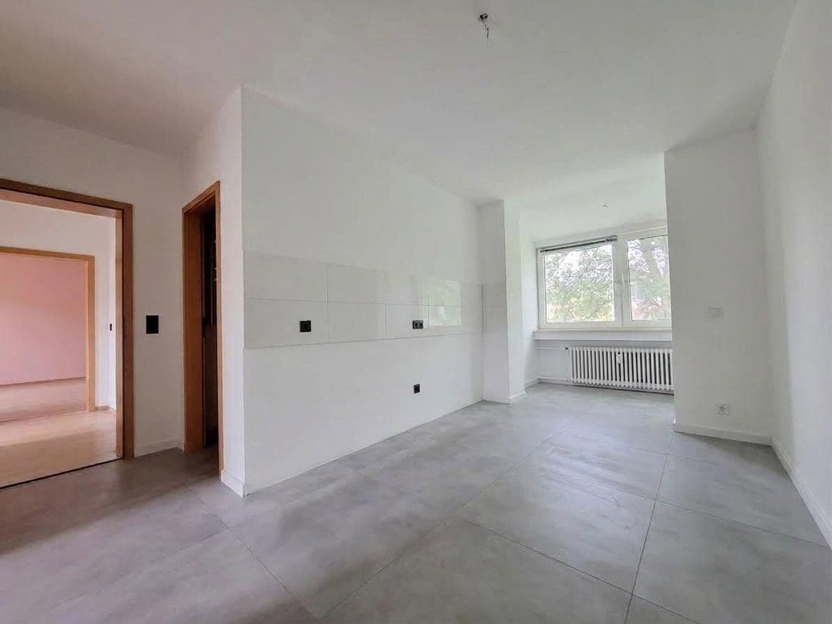 Pronájem bytu 4+kk 98 m², Gleisstraße 36, Essen, Severní Porýní-Vestfálsko Pronájem bytu 4+kk 98 m², Gleisstraße 36, Essen, Severní Porýní-Vestfálsko