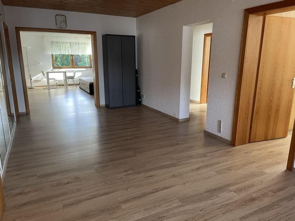 Prodej domu 240 m², pozemek 812 m², von Schleiffras-Str 33, Fulda, Hessen Prodej domu 240 m², pozemek 812 m², von Schleiffras-Str 33, Fulda, Hessen