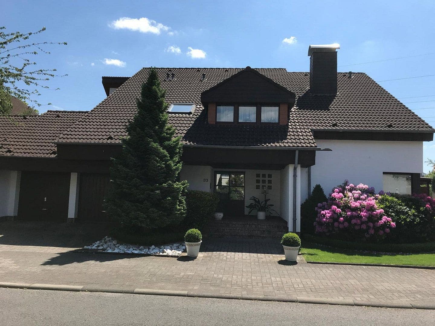 Prodej domu 240 m², pozemek 812 m², von Schleiffras-Str 33, Fulda, Hessen Prodej domu 240 m², pozemek 812 m², von Schleiffras-Str 33, Fulda, Hessen