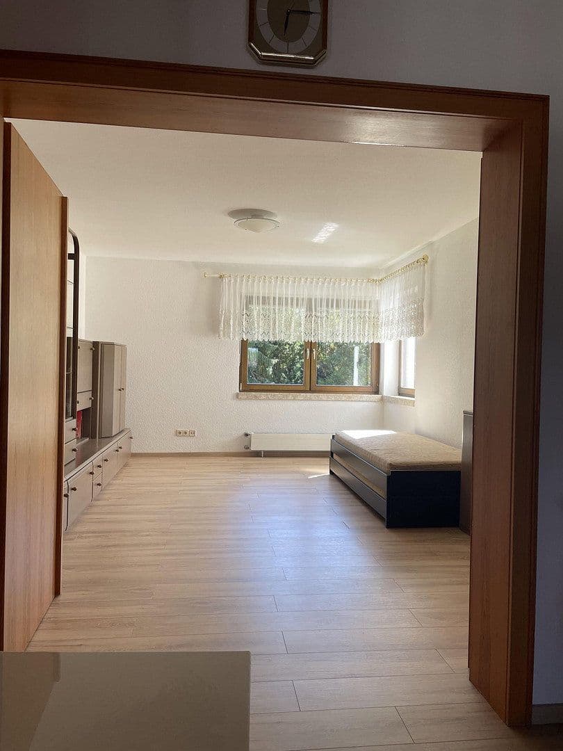 Prodej domu 240 m², pozemek 812 m², von Schleiffras-Str 33, Fulda, Hessen Prodej domu 240 m², pozemek 812 m², von Schleiffras-Str 33, Fulda, Hessen