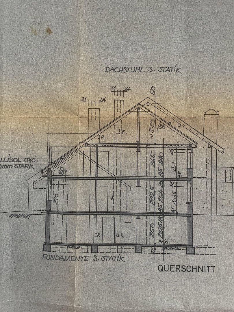 Prodej domu 240 m², pozemek 812 m², von Schleiffras-Str 33, Fulda, Hessen Prodej domu 240 m², pozemek 812 m², von Schleiffras-Str 33, Fulda, Hessen