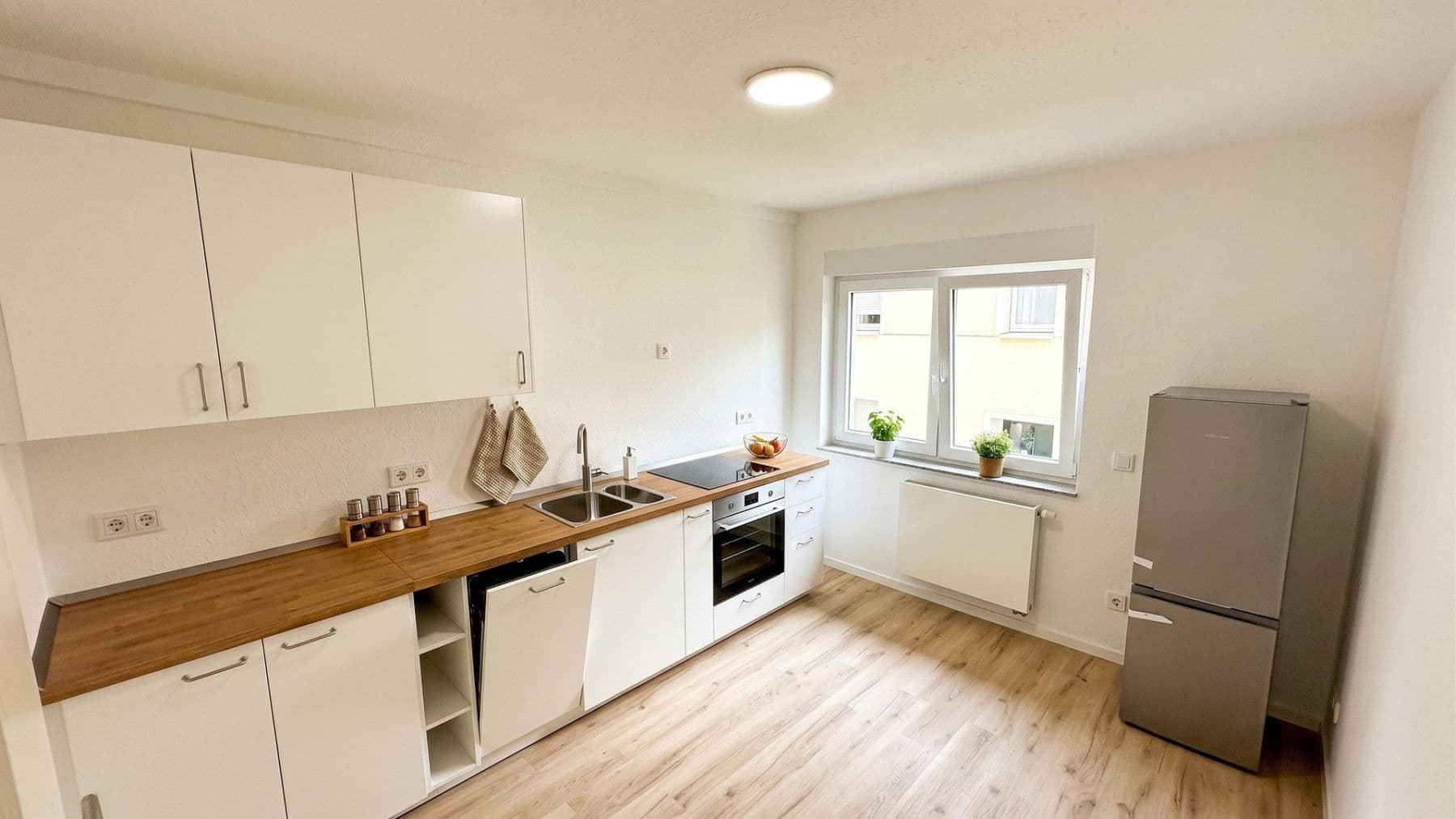 Prodej domu 344 m², pozemek 416 m², Nußloch, Bádensko-Württembersko Prodej domu 344 m², pozemek 416 m², Nußloch, Bádensko-Württembersko