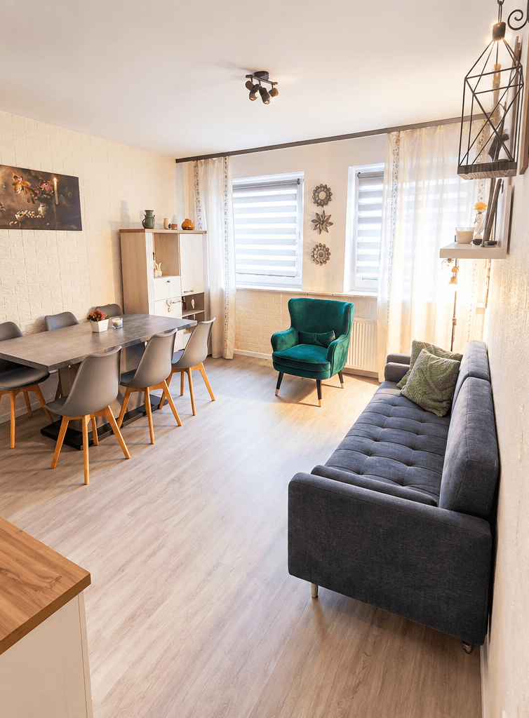Pronájem bytu 3+1 62 m², Rathausplatz 3, Mühlacker, Bádensko-Württembersko Pronájem bytu 3+1 62 m², Rathausplatz 3, Mühlacker, Bádensko-Württembersko