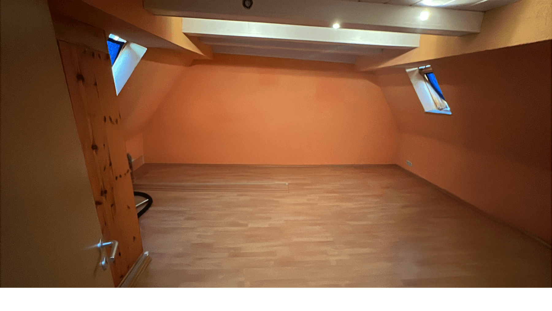 Pronájem bytu 4+1 100 m², Simmozheimer str 16, Weil der Stadt, Bádensko-Württembersko Pronájem bytu 4+1 100 m², Simmozheimer str 16, Weil der Stadt, Bádensko-Württembersko