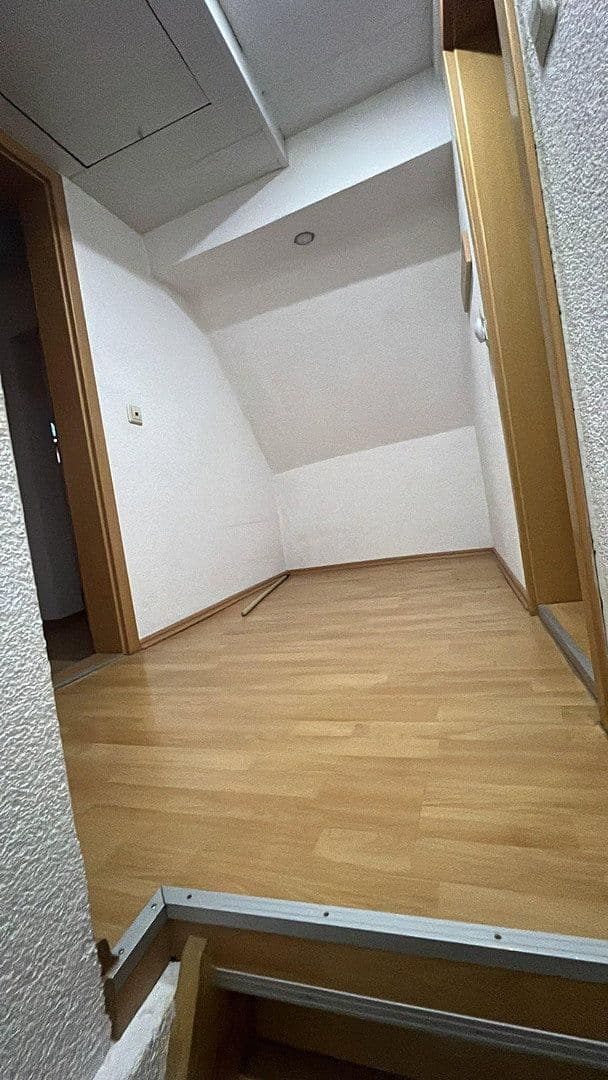 Pronájem bytu 4+1 100 m², Simmozheimer str 16, Weil der Stadt, Bádensko-Württembersko Pronájem bytu 4+1 100 m², Simmozheimer str 16, Weil der Stadt, Bádensko-Württembersko