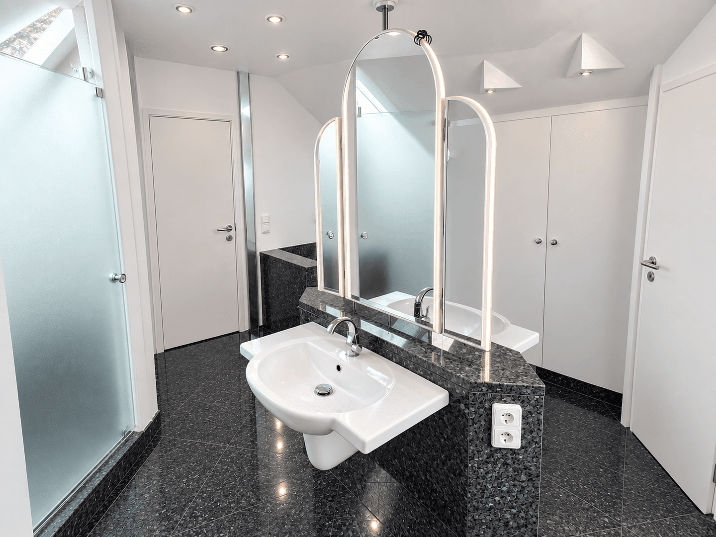 Prodej domu 181 m², pozemek 527 m², Reinheim, Hessen Prodej domu 181 m², pozemek 527 m², Reinheim, Hessen