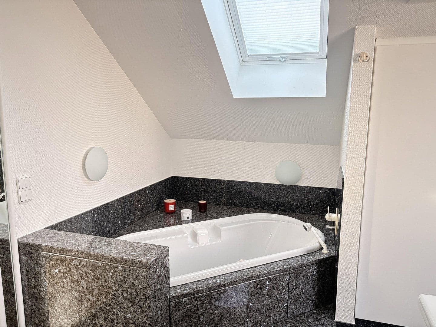 Prodej domu 181 m², pozemek 527 m², Reinheim, Hessen Prodej domu 181 m², pozemek 527 m², Reinheim, Hessen
