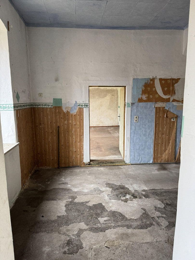 Prodej domu 320 m², pozemek 672 m², Ernst-Thälmann-Straße -13, Wettin-Löbejün, Sasko-Anhaltsko Prodej domu 320 m², pozemek 672 m², Ernst-Thälmann-Straße -13, Wettin-Löbejün, Sasko-Anhaltsko