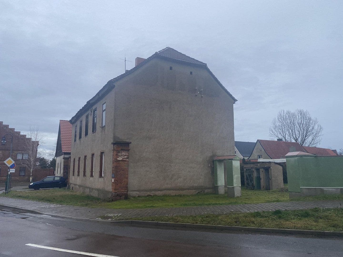 Prodej domu 320 m², pozemek 672 m², Ernst-Thälmann-Straße -13, Wettin-Löbejün, Sasko-Anhaltsko Prodej domu 320 m², pozemek 672 m², Ernst-Thälmann-Straße -13, Wettin-Löbejün, Sasko-Anhaltsko
