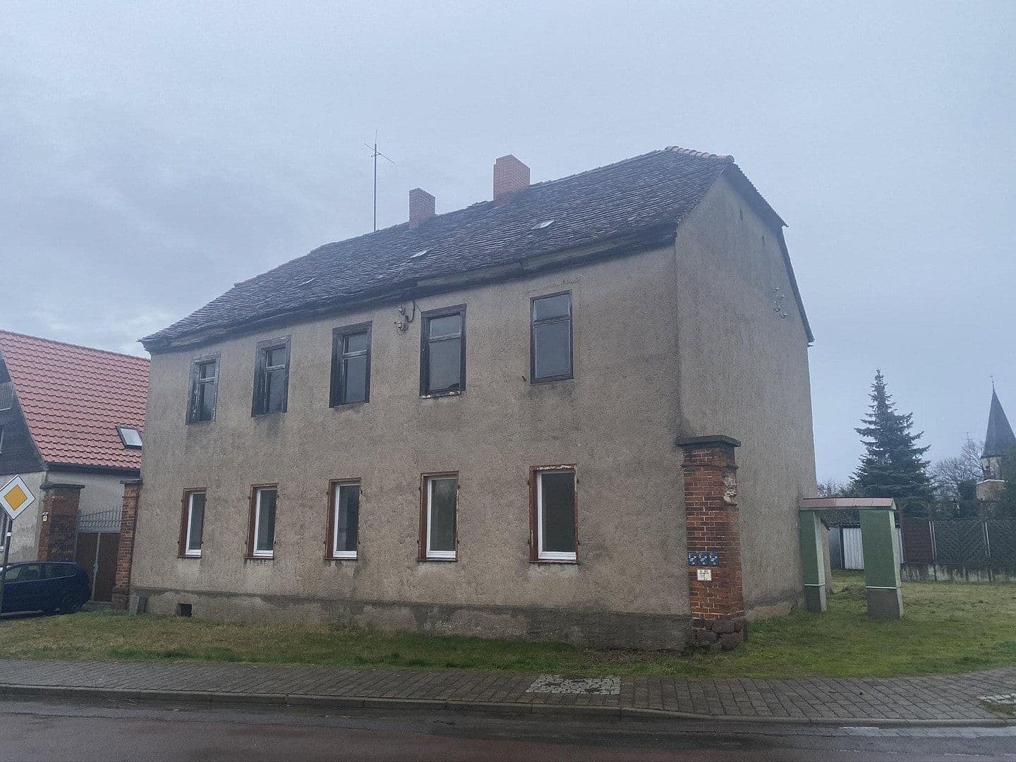 Prodej domu 320 m², pozemek 672 m², Ernst-Thälmann-Straße -13, Wettin-Löbejün, Sasko-Anhaltsko Prodej domu 320 m², pozemek 672 m², Ernst-Thälmann-Straße -13, Wettin-Löbejün, Sasko-Anhaltsko