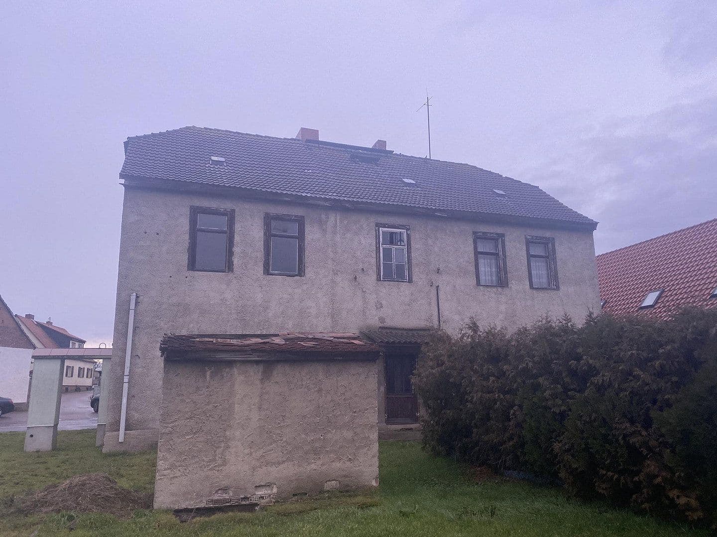 Prodej domu 320 m², pozemek 672 m², Ernst-Thälmann-Straße -13, Wettin-Löbejün, Sasko-Anhaltsko Prodej domu 320 m², pozemek 672 m², Ernst-Thälmann-Straße -13, Wettin-Löbejün, Sasko-Anhaltsko