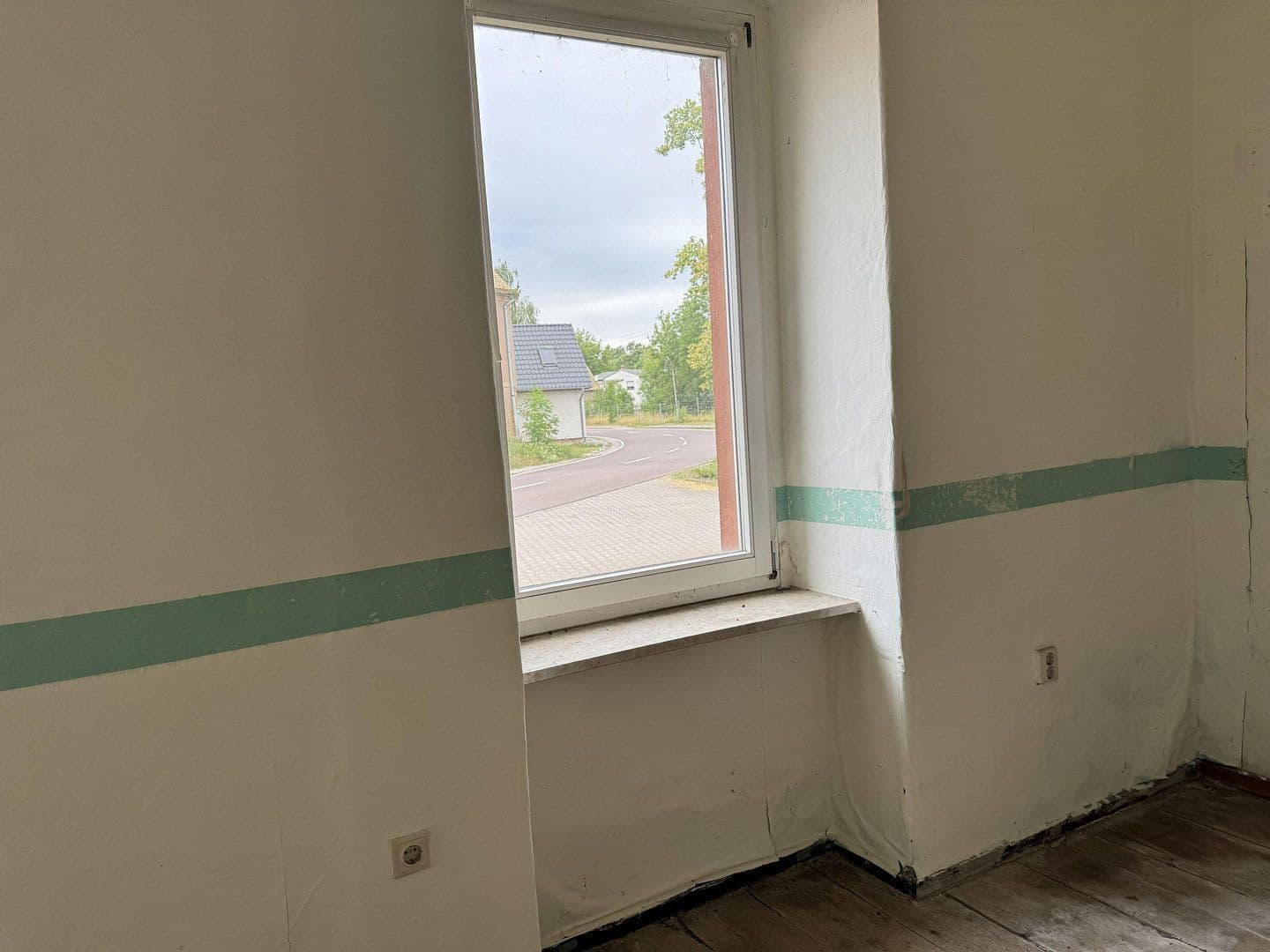 Prodej domu 320 m², pozemek 672 m², Ernst-Thälmann-Straße -13, Wettin-Löbejün, Sasko-Anhaltsko Prodej domu 320 m², pozemek 672 m², Ernst-Thälmann-Straße -13, Wettin-Löbejün, Sasko-Anhaltsko