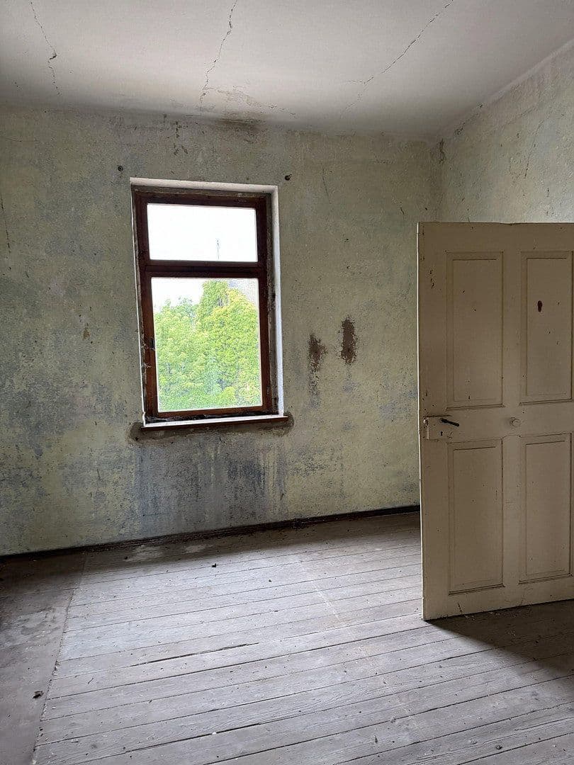 Prodej domu 320 m², pozemek 672 m², Ernst-Thälmann-Straße -13, Wettin-Löbejün, Sasko-Anhaltsko Prodej domu 320 m², pozemek 672 m², Ernst-Thälmann-Straße -13, Wettin-Löbejün, Sasko-Anhaltsko