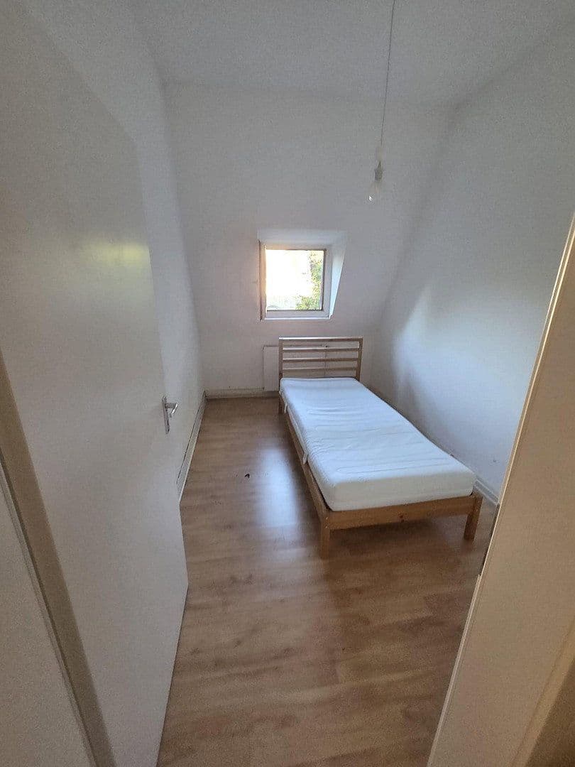 Pronájem bytu 2+1 45 m², Moselstraße 35, Duisburg, Severní Porýní-Vestfálsko Pronájem bytu 2+1 45 m², Moselstraße 35, Duisburg, Severní Porýní-Vestfálsko