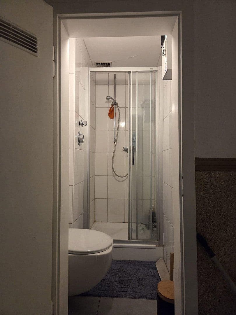Pronájem bytu 2+1 45 m², Moselstraße 35, Duisburg, Severní Porýní-Vestfálsko Pronájem bytu 2+1 45 m², Moselstraße 35, Duisburg, Severní Porýní-Vestfálsko