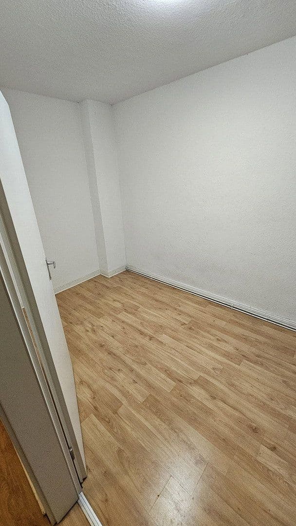 Pronájem bytu 2+1 45 m², Moselstraße 35, Duisburg, Severní Porýní-Vestfálsko Pronájem bytu 2+1 45 m², Moselstraße 35, Duisburg, Severní Porýní-Vestfálsko