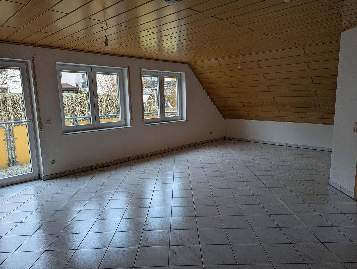 Pronájem bytu 3+kk 101 m², Remchingen, Bádensko-Württembersko Pronájem bytu 3+kk 101 m², Remchingen, Bádensko-Württembersko