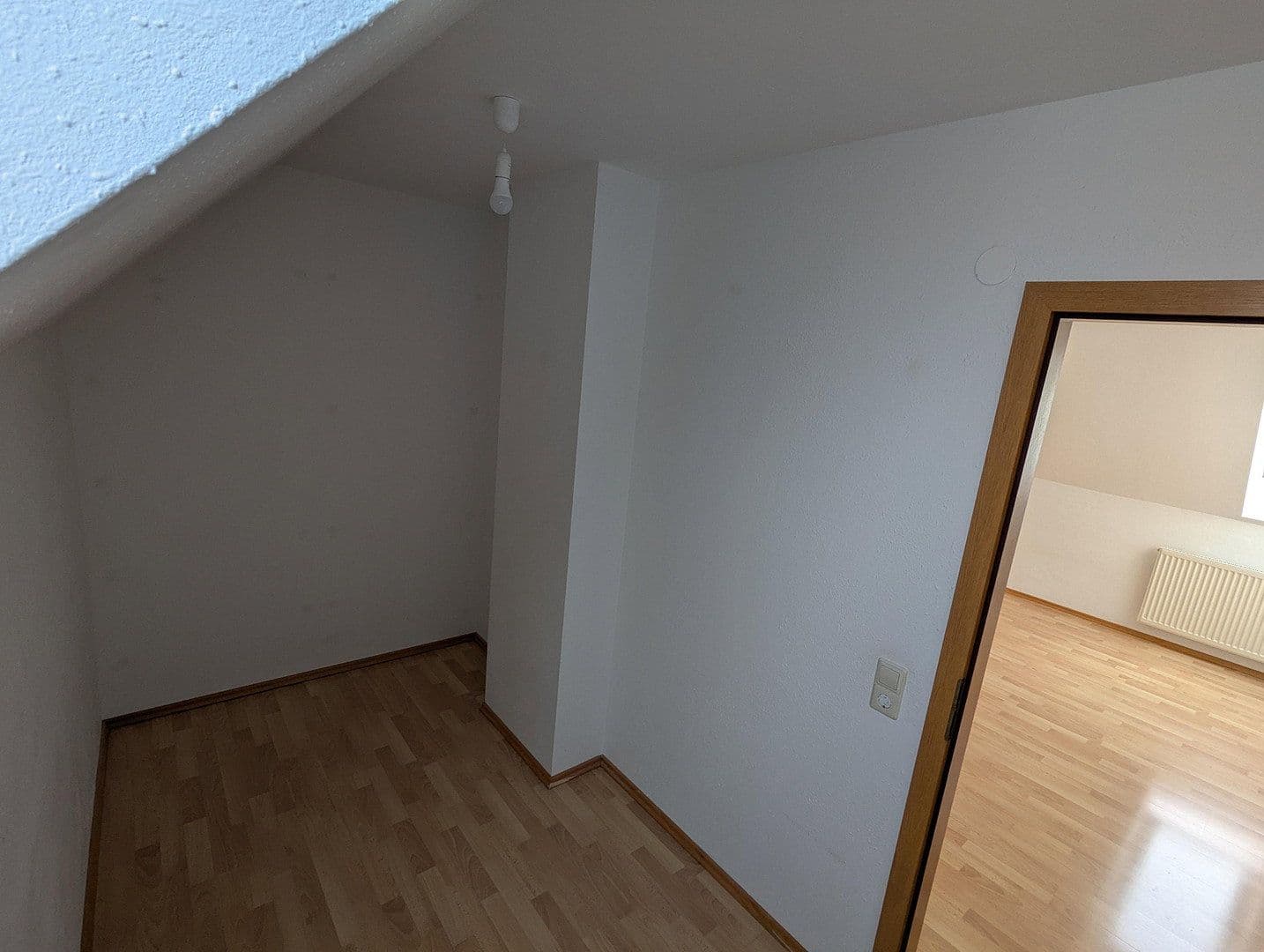 Pronájem bytu 3+kk 101 m², Remchingen, Bádensko-Württembersko Pronájem bytu 3+kk 101 m², Remchingen, Bádensko-Württembersko