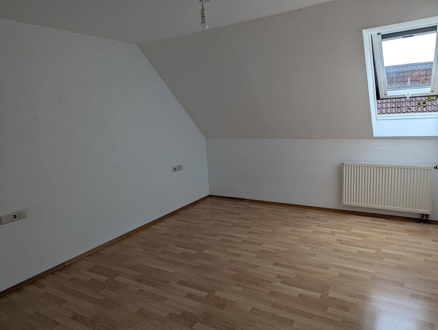 Pronájem bytu 3+kk 101 m², Remchingen, Bádensko-Württembersko Pronájem bytu 3+kk 101 m², Remchingen, Bádensko-Württembersko
