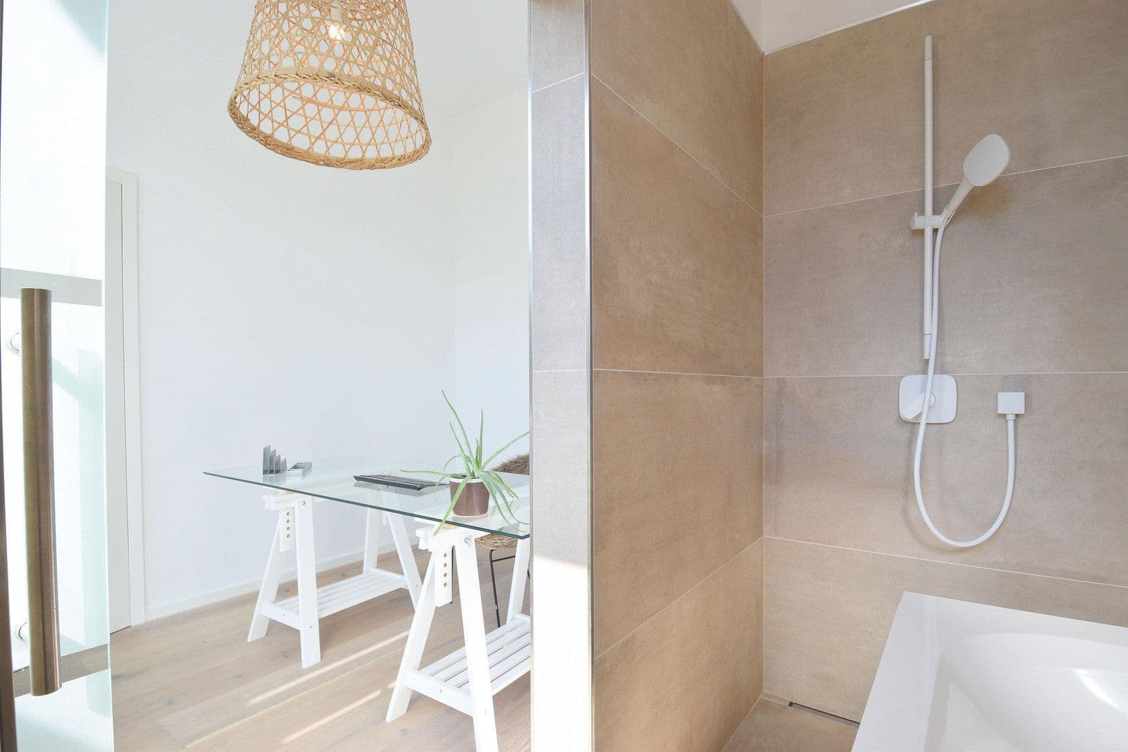Prodej domu 318 m², pozemek 1.197 m², Kleinostheim, Bavorsko Prodej domu 318 m², pozemek 1.197 m², Kleinostheim, Bavorsko