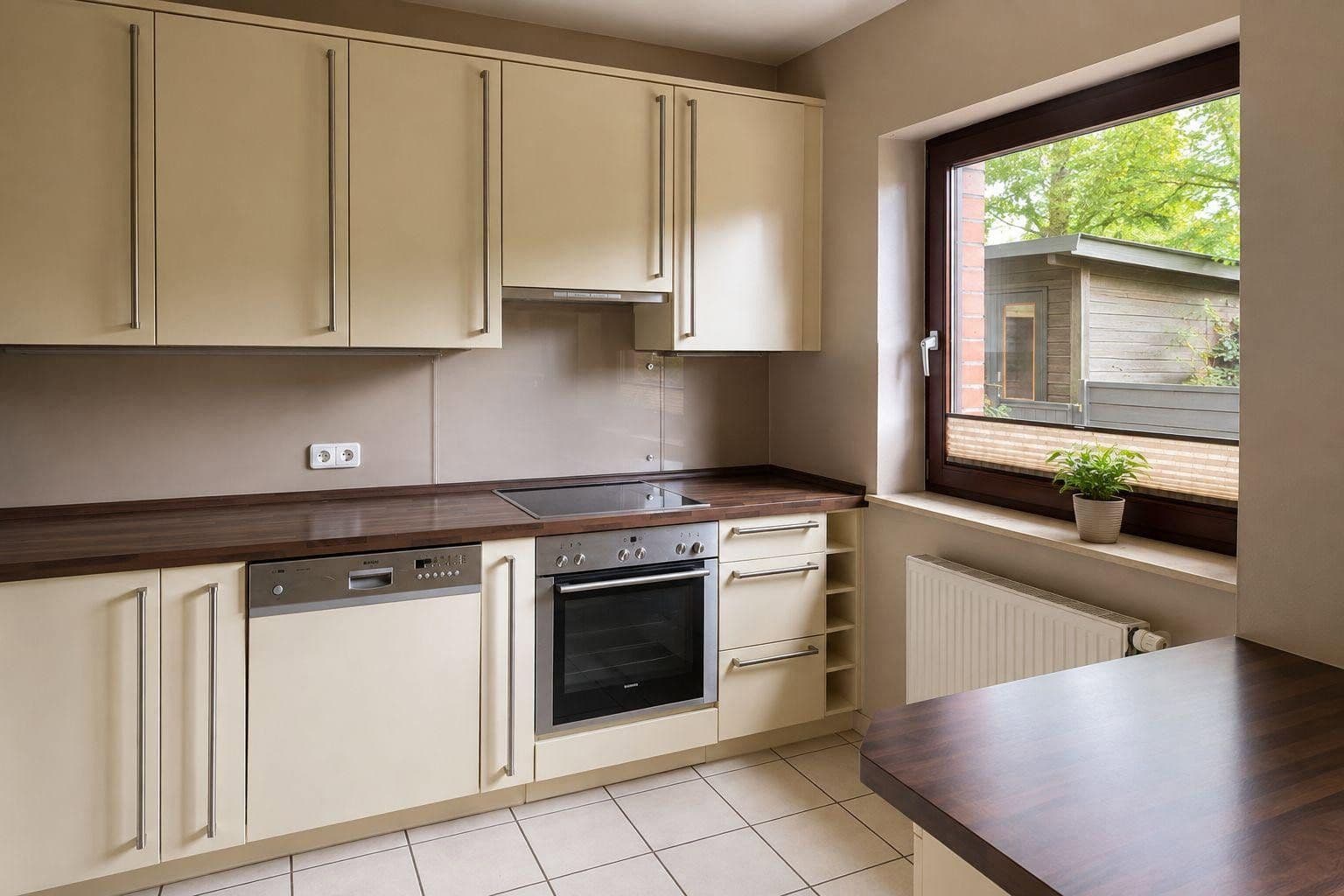 Prodej domu 130 m², pozemek 395 m², Wacholderweg 53, Henstedt-Ulzburg, Šlesvicko-Holštýnsko Prodej domu 130 m², pozemek 395 m², Wacholderweg 53, Henstedt-Ulzburg, Šlesvicko-Holštýnsko